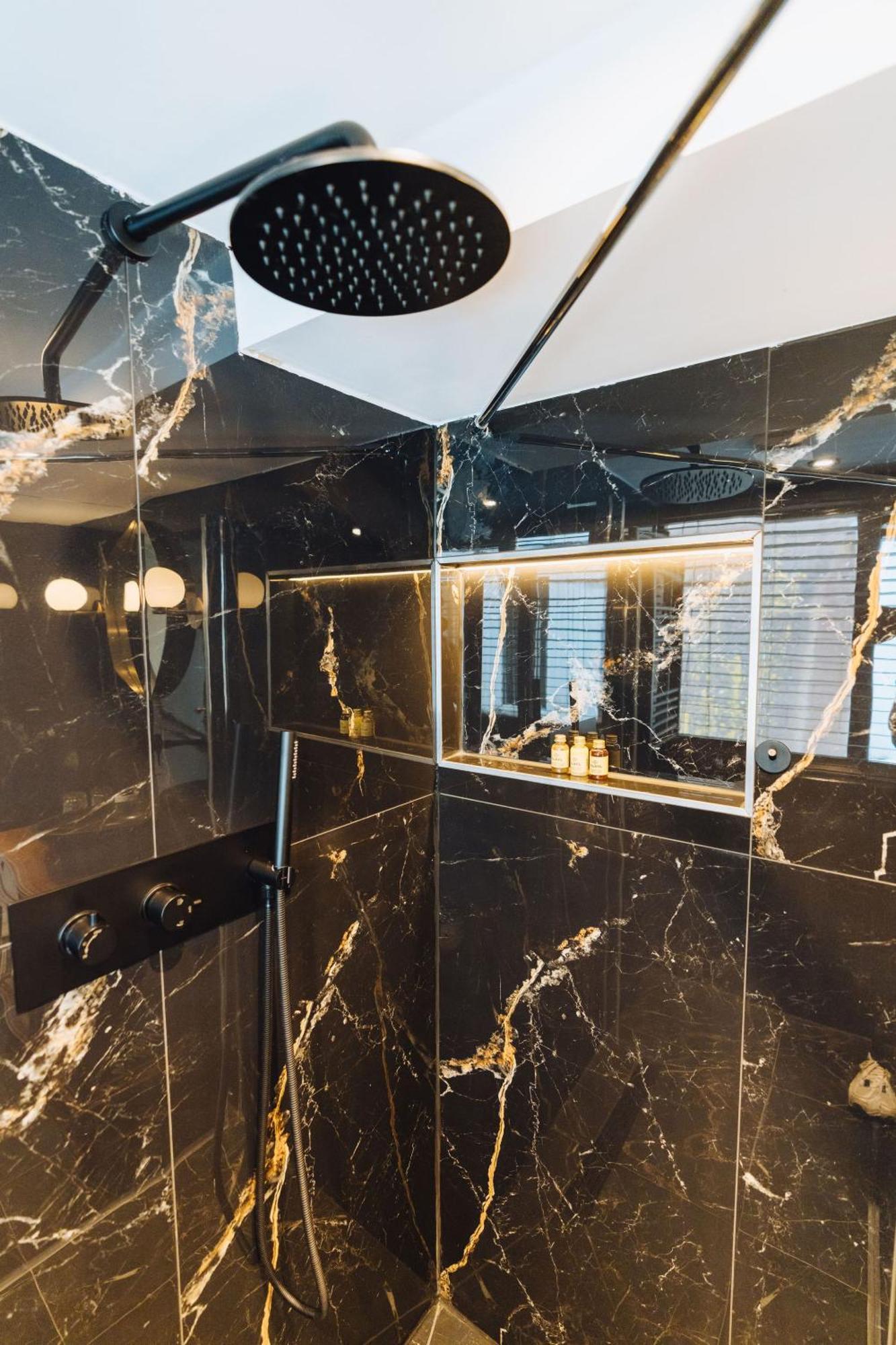 Lok Historics Luxury Art-Inspired Loft In Historic City Centre! Haarlem Buitenkant foto